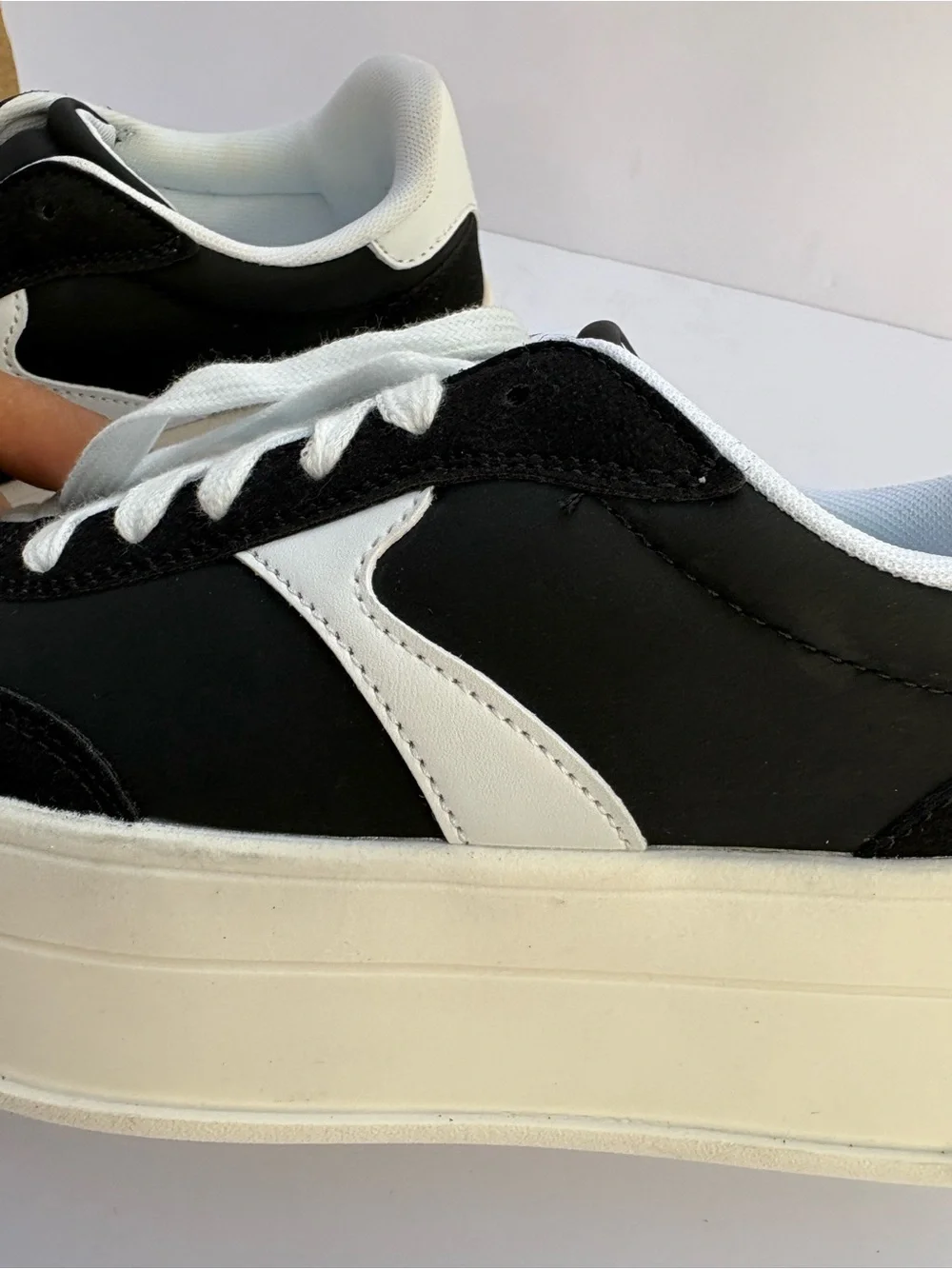 No Boundaries White Low-Top Sneaker